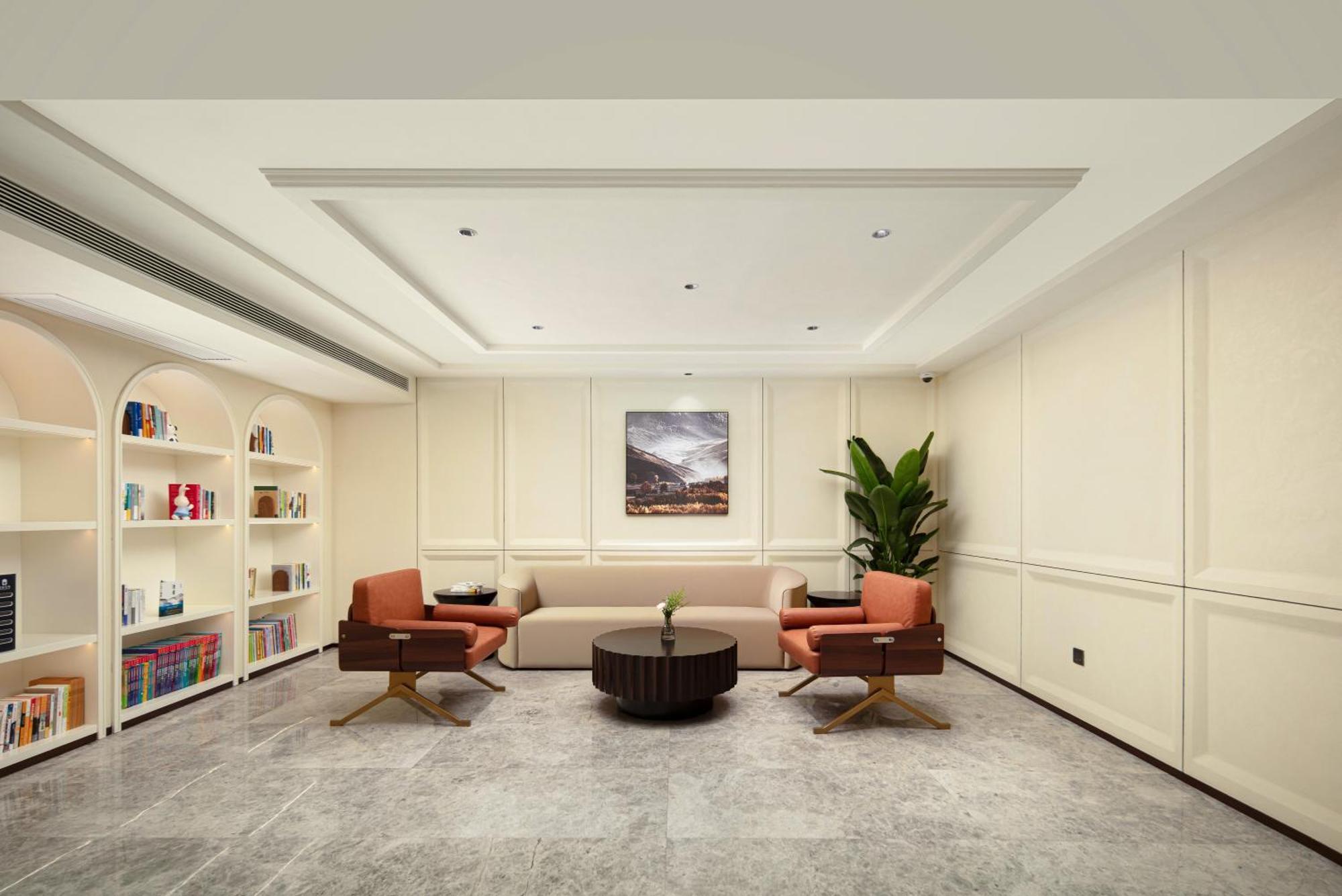 Hotel Atour People's Square Nanjing Road Pedestrian Street 4*