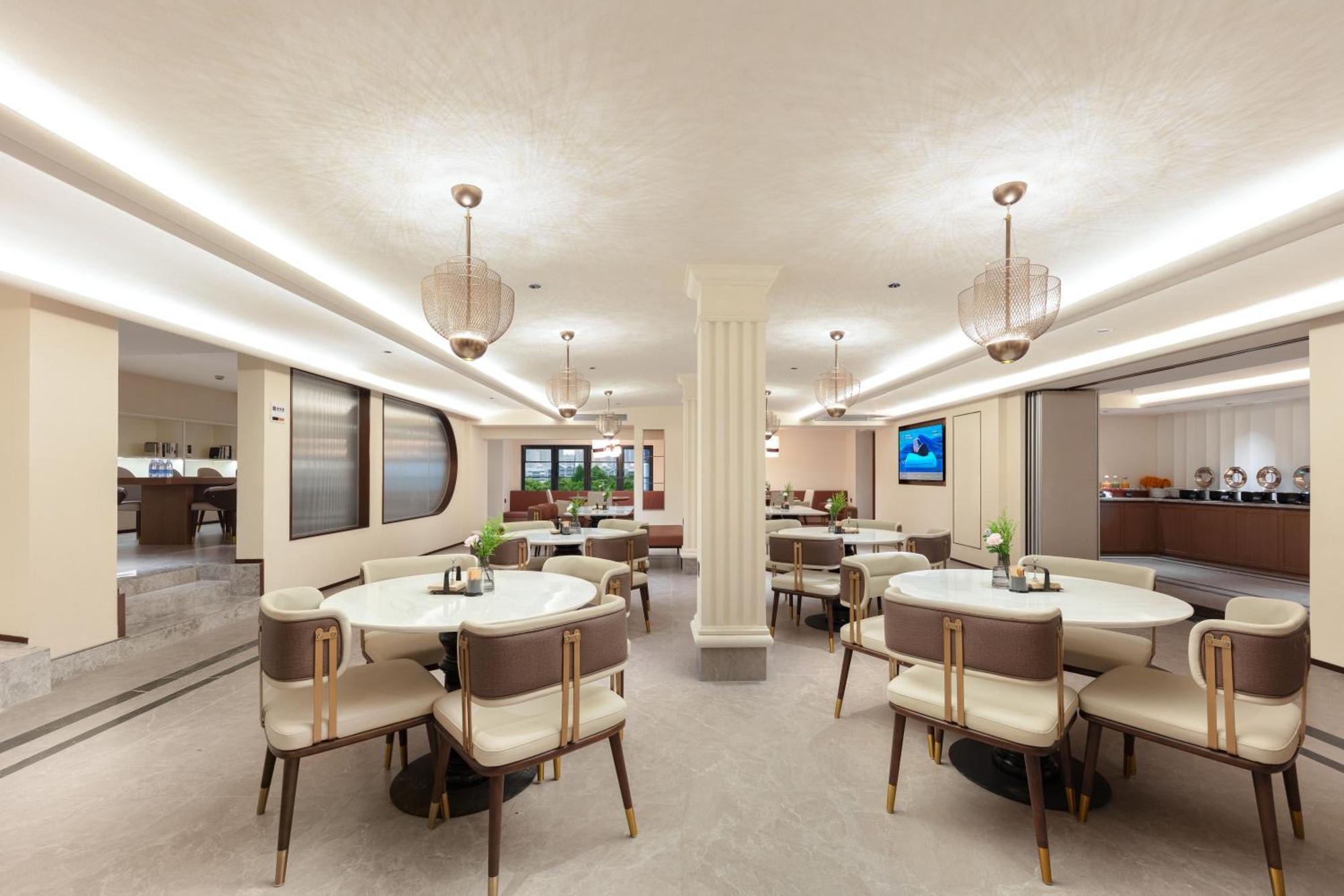 Hotel Atour People's Square Nanjing Road Pedestrian Street